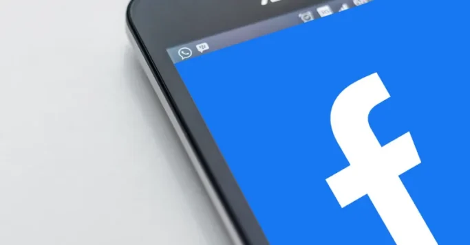6 B2B Marketing Lessons You Can Learn from Facebook’s Success and Setbacks visual guide