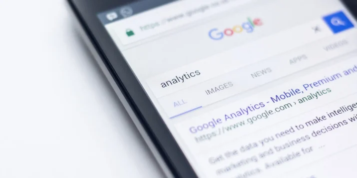 Where does google analytics fit into your social media strategy? visual guide