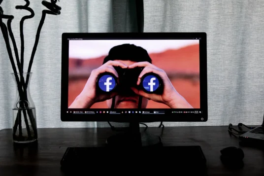 Employee advocacy with the new Facebook share dialog visual guide