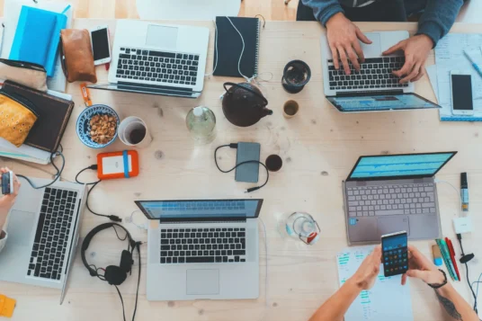 How to build a brand community for your B2B business visual guide