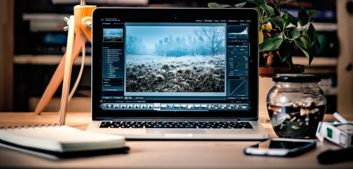 Top 10 websites for B2B marketers to find free high quality photos fast visual guide