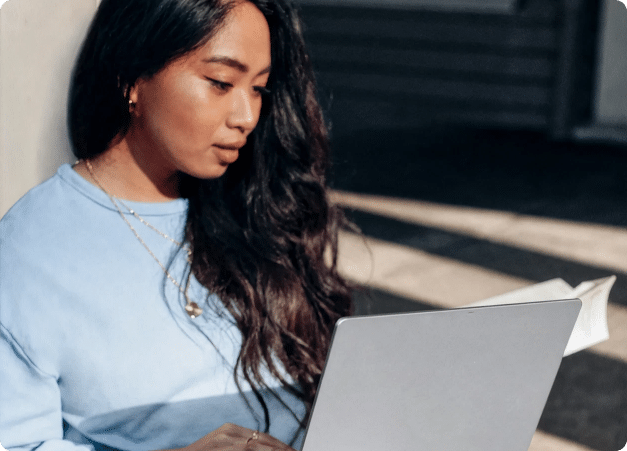 B2B social media manager checking attribution on social
