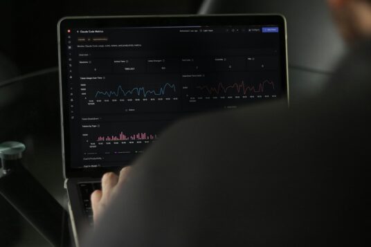 New: Build Claude dashboards with your Oktopost data